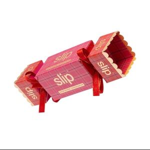 NIB Slip Scarlet Scrunchie Cracker